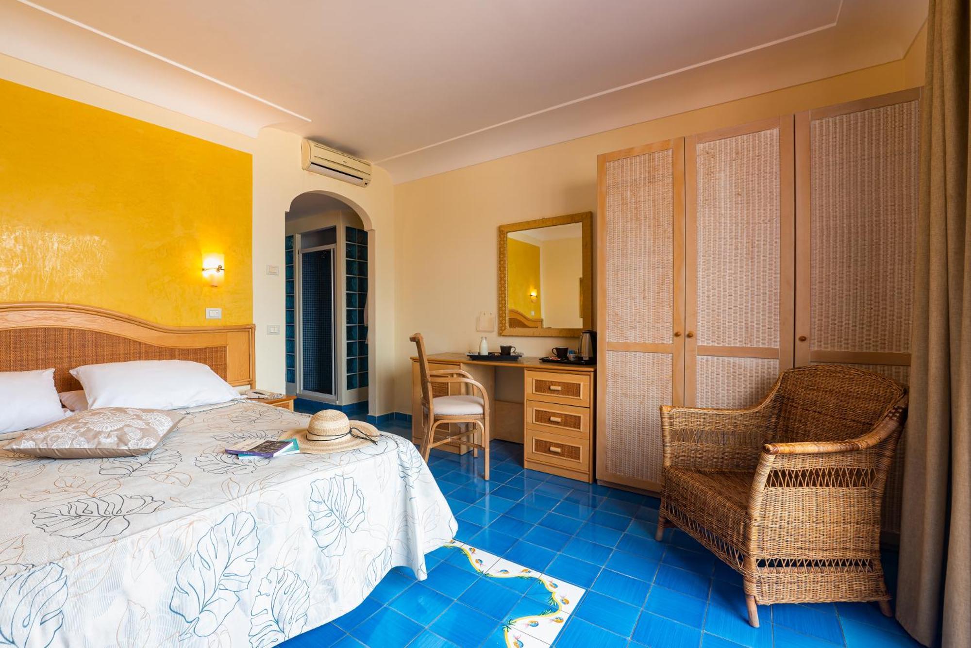 Hotel Terme Zi Carmela Forio di Ischia Esterno foto