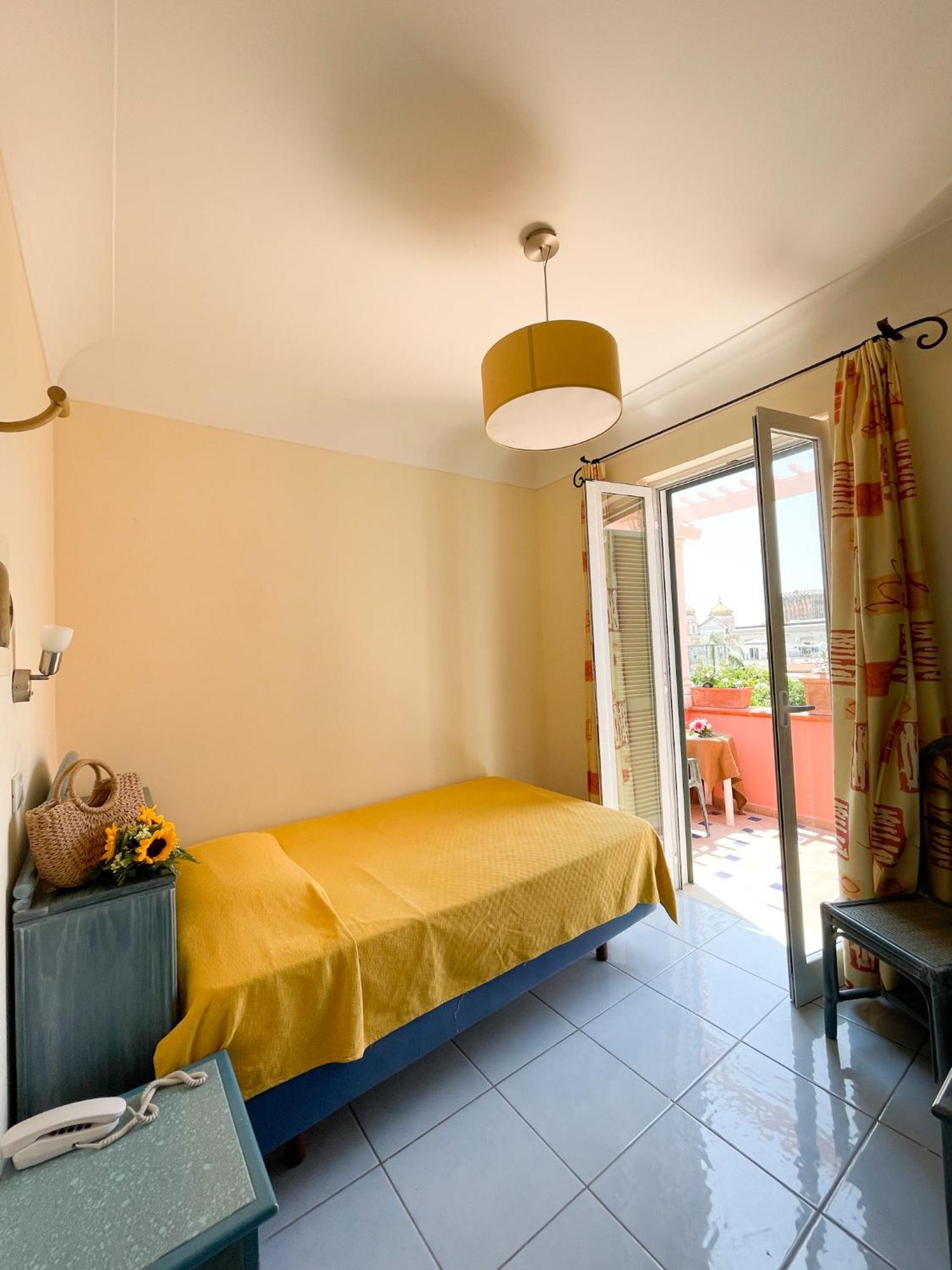 Hotel Terme Zi Carmela Forio di Ischia Esterno foto