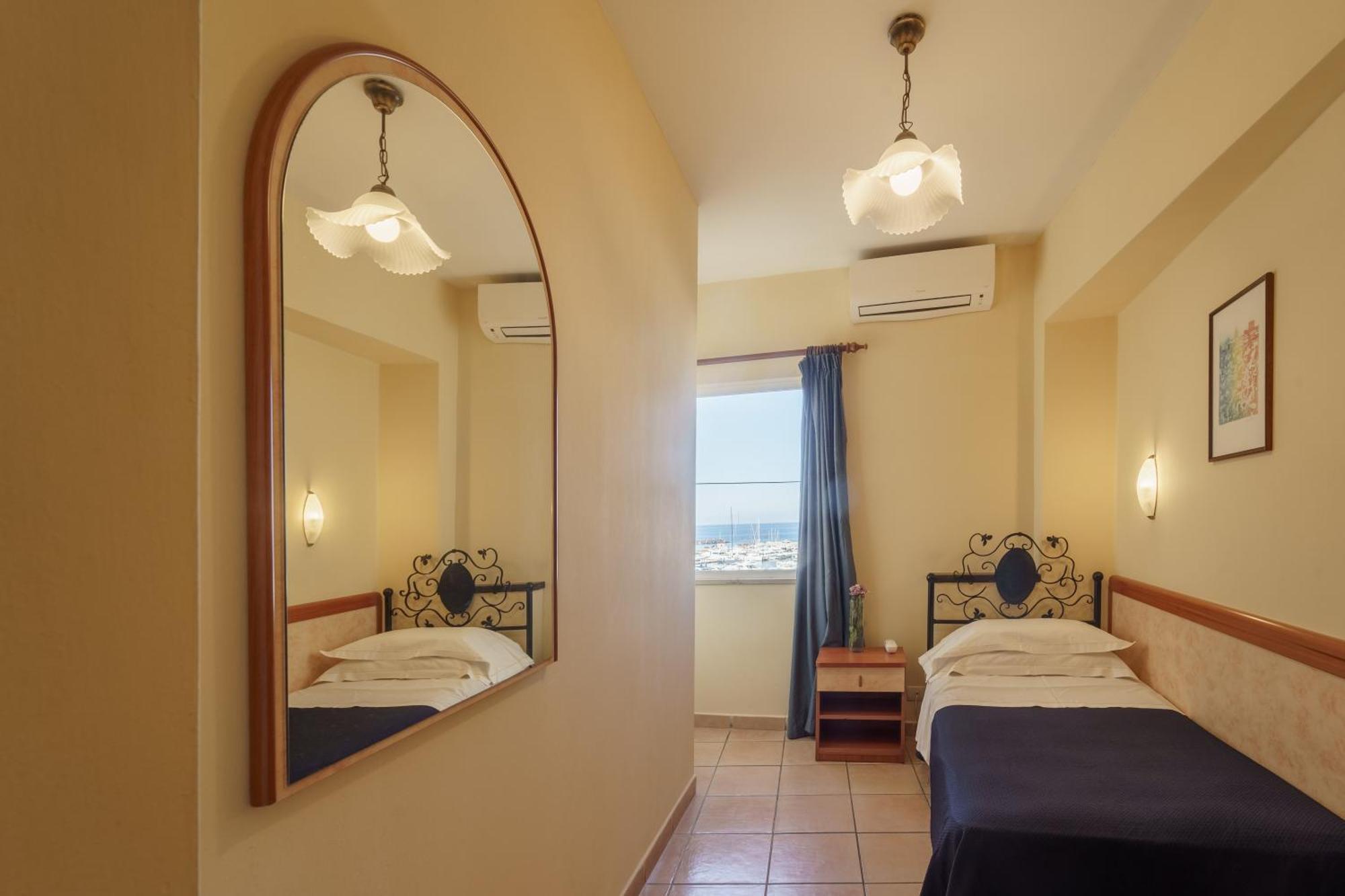 Hotel Terme Zi Carmela Forio di Ischia Esterno foto