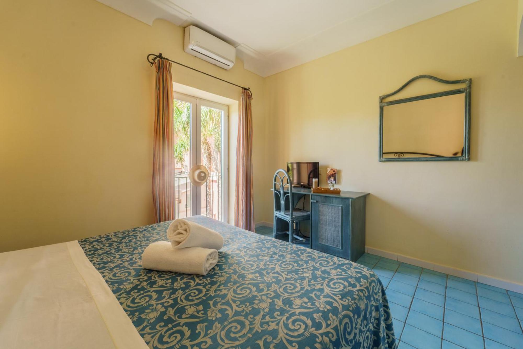Hotel Terme Zi Carmela Forio di Ischia Esterno foto